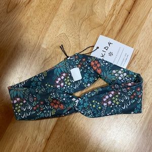 Skida twist headband